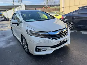 Honda Fit Shuttle 2017 White