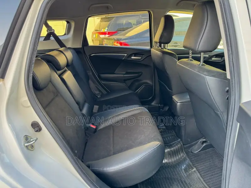 Honda Fit Shuttle 2017 White