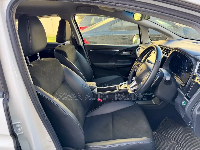 Honda Fit Shuttle 2017 White