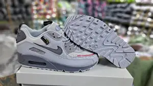 Airmax 90 Grey Sneakers >Airmax 90 Sneakers
