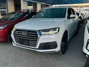 Audi Q7 3.0T Premium AWD quattro 2017 White