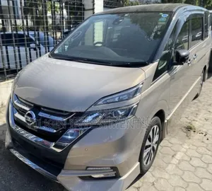 Nissan Serena 2018 Beige