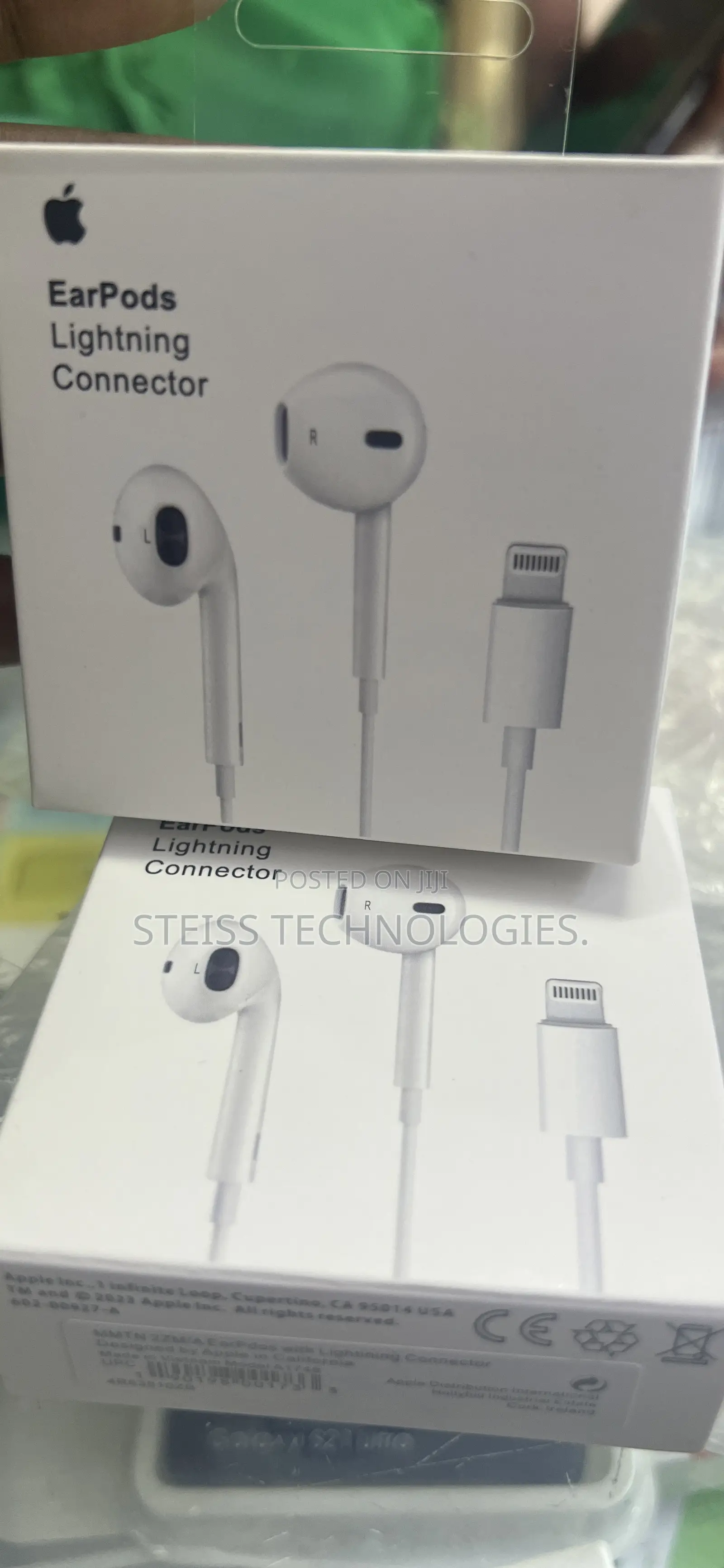 iPhone-lightning. Earphones.