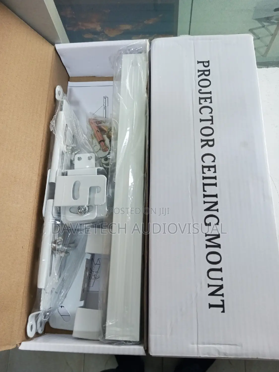 -Universal Projector -_ Bracket