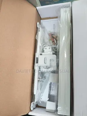 -Universal Projector -_ Bracket