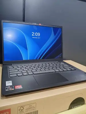 Laptop Lenovo Ideapad V14 IGL 8GB AMD Ryzen 5 SSD 256GB