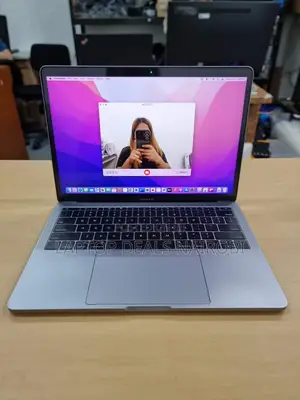 Laptop Apple MacBook Pro 2017 8GB Intel Core I5 SSD 256GB