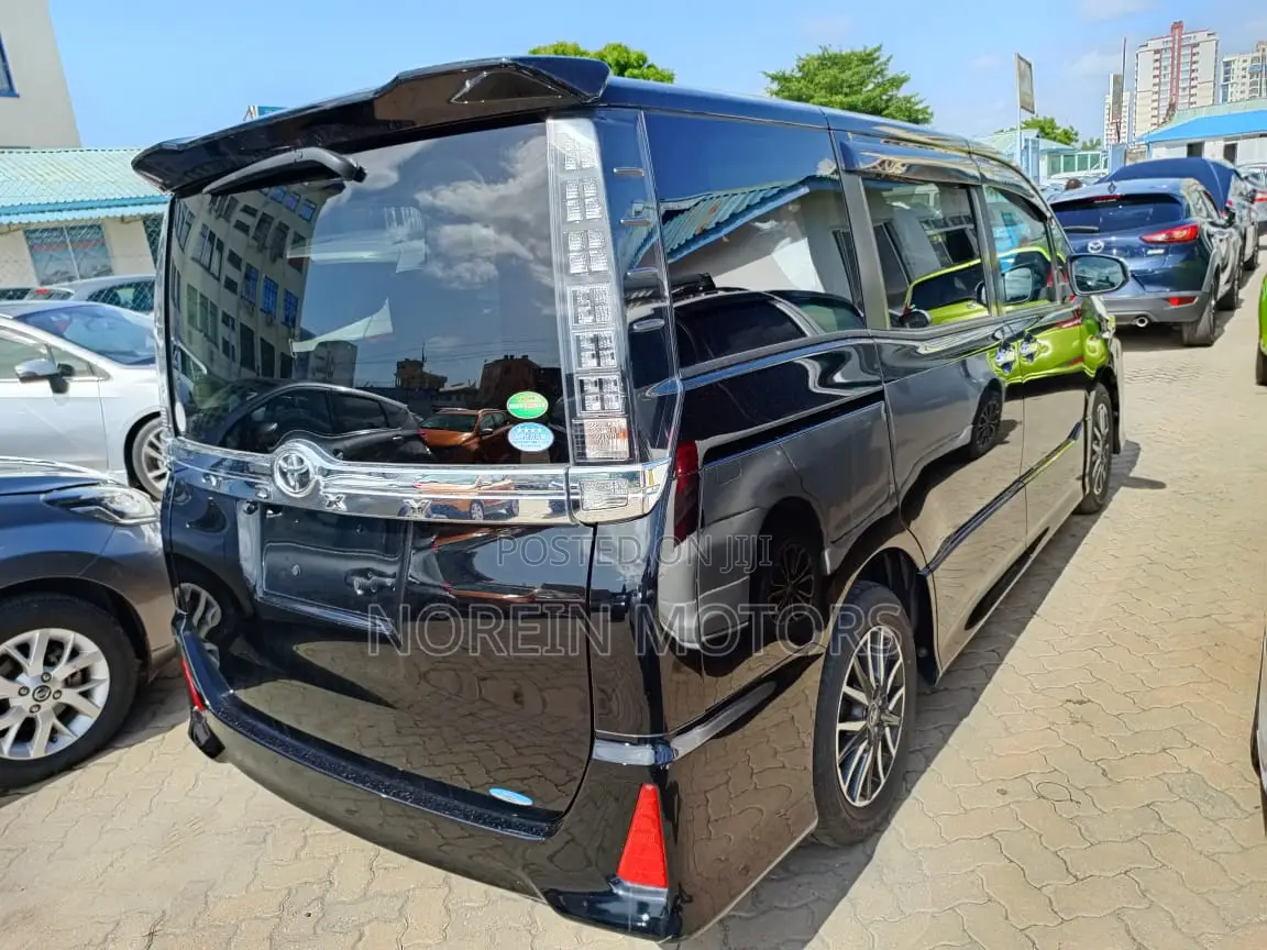 Toyota Voxy 2017 Black