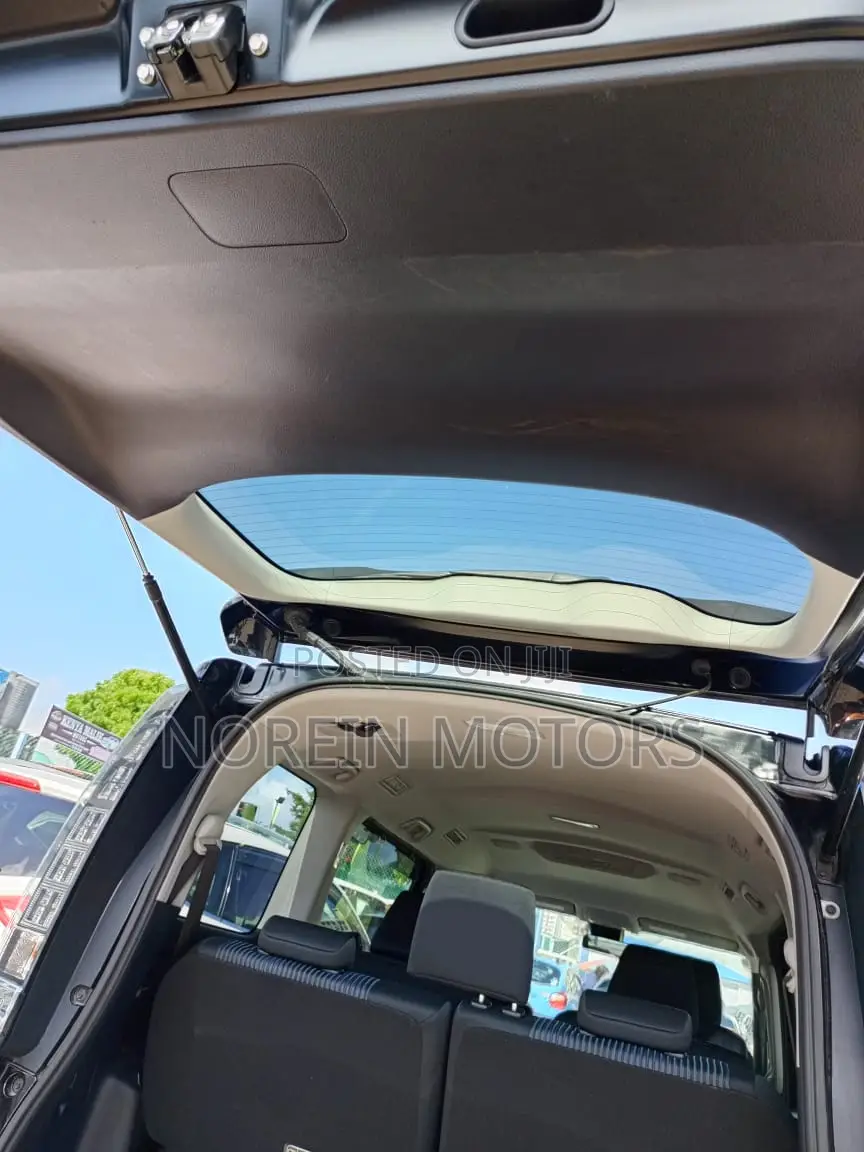 Toyota Voxy 2017 Black