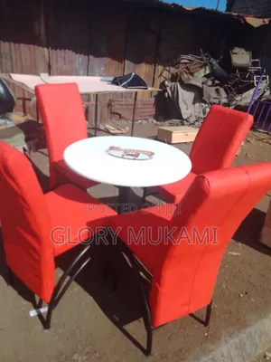 Restaurants and Bar Round Table and Chairs