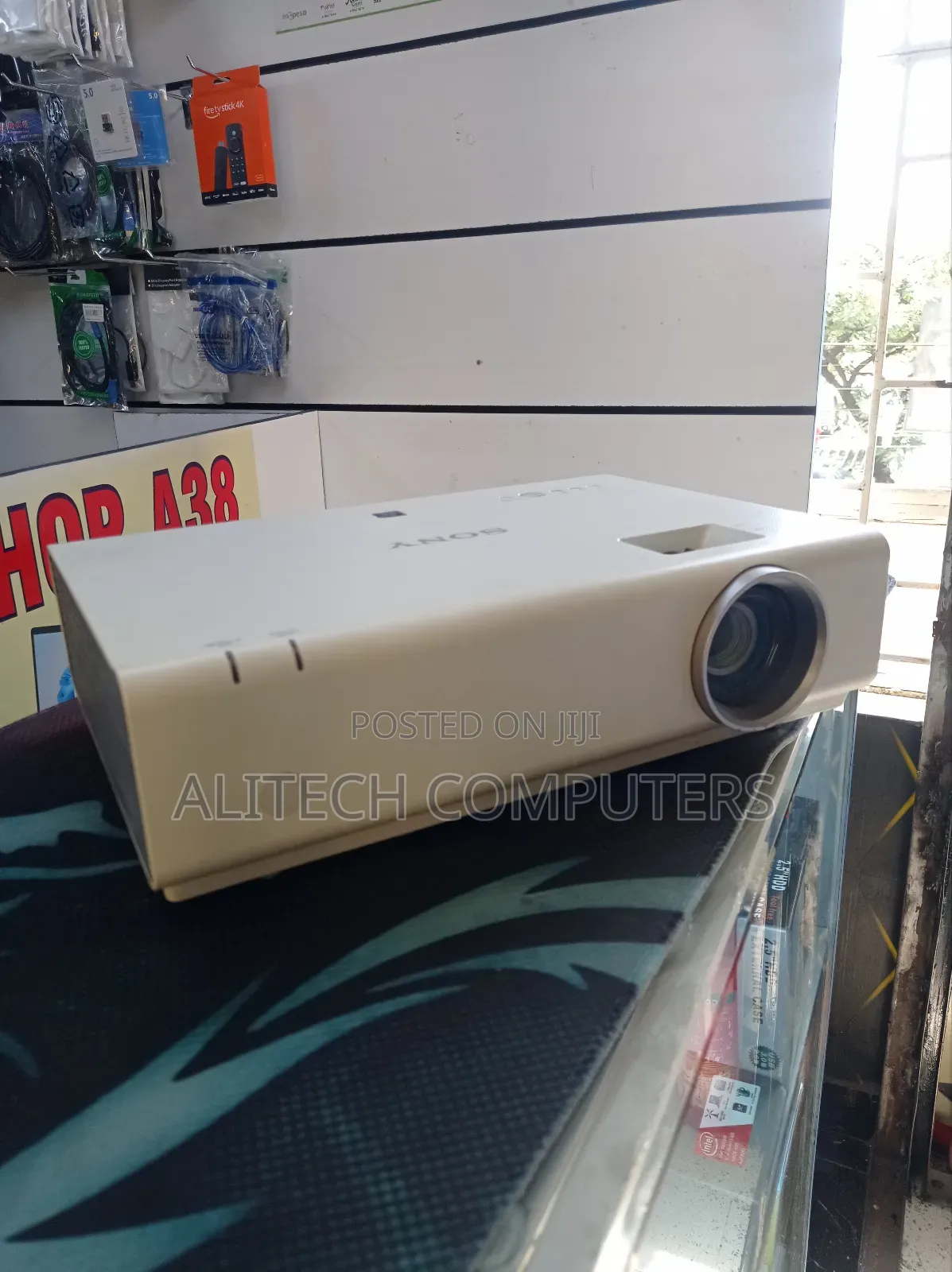 Sony VPL-Ex 276 Projector