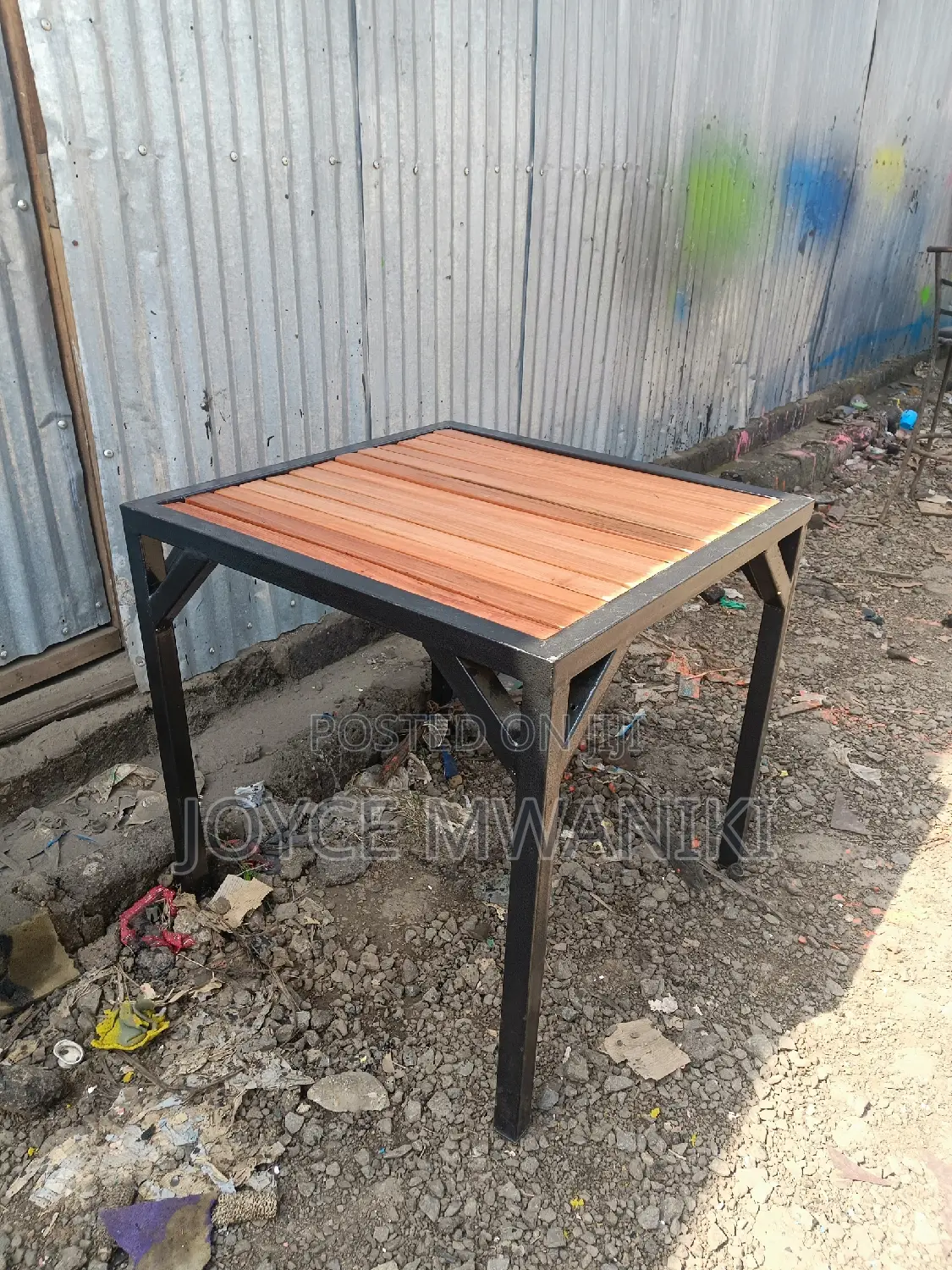 Wooden Restaurant Tables 