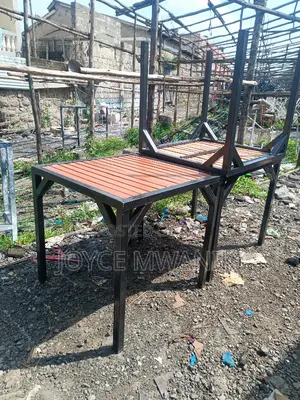 Wooden Restaurant Tables 
