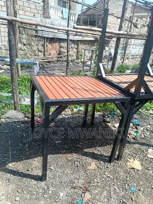 Wooden Restaurant Tables 