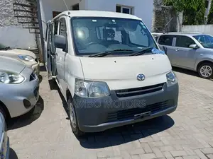 Toyota TownAce 2017 White