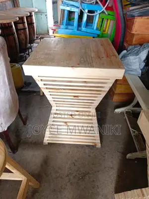 Restaurant Wooden Table, Square Shape