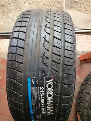 215 /45 R17 YOKOHAMA TYRES (Japan)