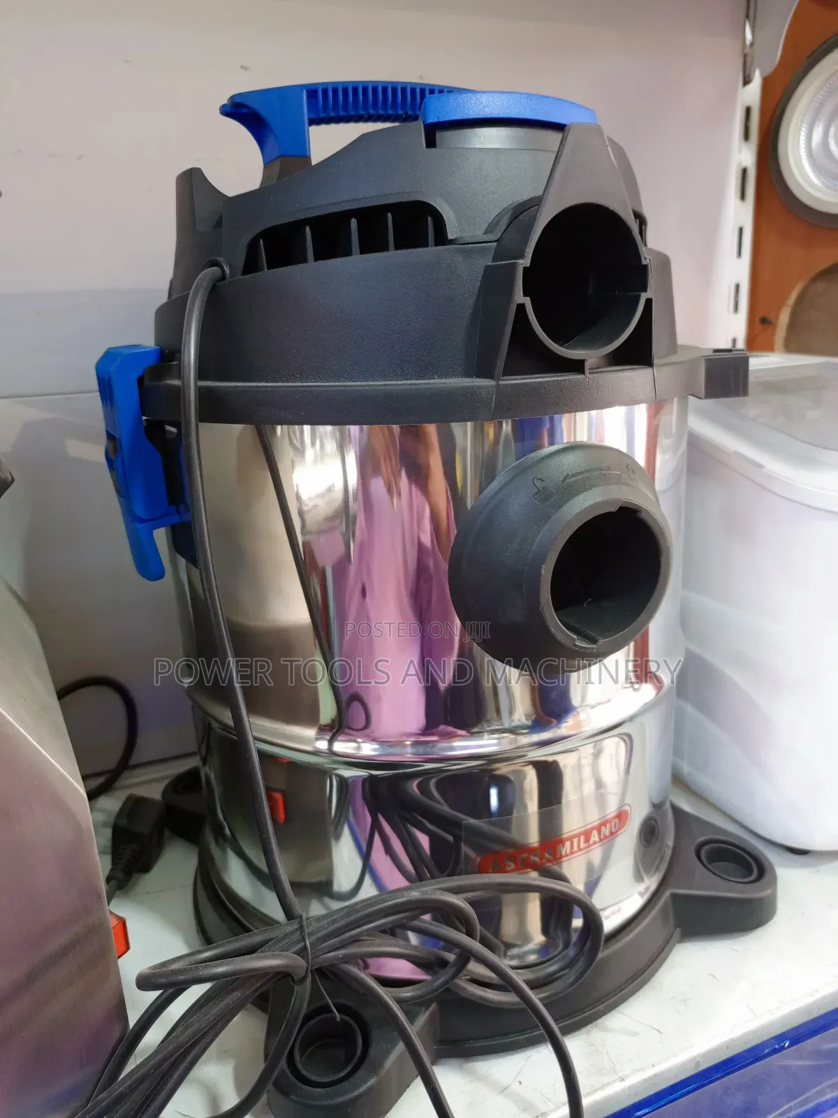 Astramilano Vacuum Cleaner 20ltrs