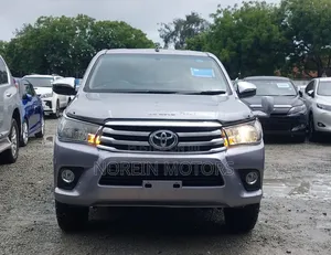 2017 Toyota Hilux - Silver Trim: Durability and Comfort