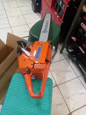 Industrial Husqarvarna 272xp Chainsaw