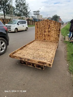 Floating Pallet Bed - Premium 4x6 Pallet Bed