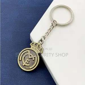 Real Madrid Fan Football Soccer Key Chain Holder Merchandise