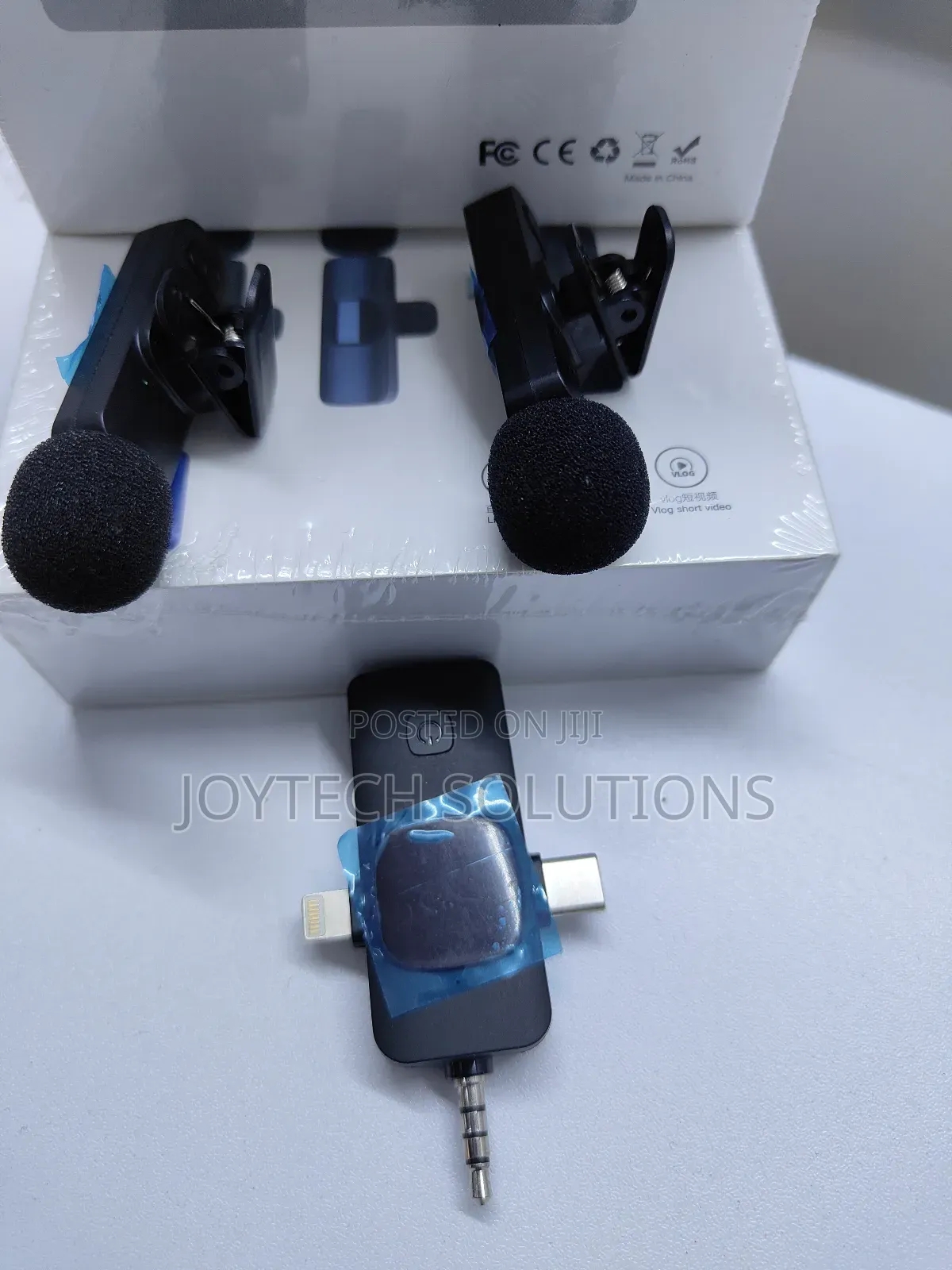 Dual Camera Wireless Lapel Lavalier Microphone.