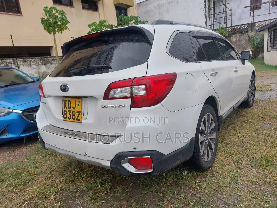 Subaru Outback 2017 White