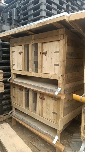 Hutch With Urine Harvester