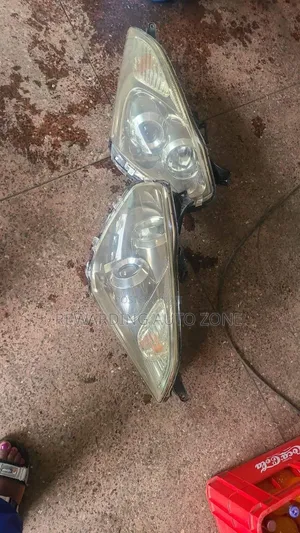 Wish 2006 Headlight Xenon.
