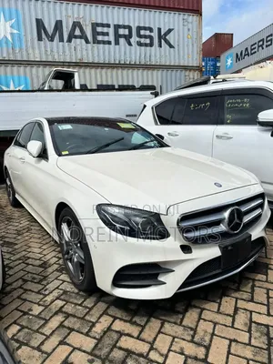 Mercedes-Benz E200 2018 Off white