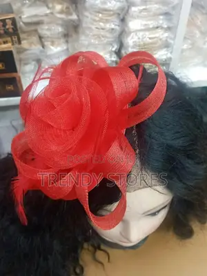 Red Exquisite Fascinator