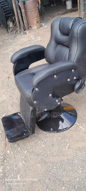 Kinyozi Black Seats