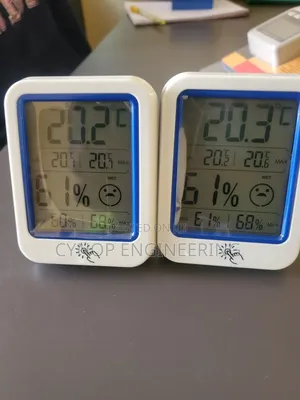 School Hygrometer With Integrated Temperature Gauge