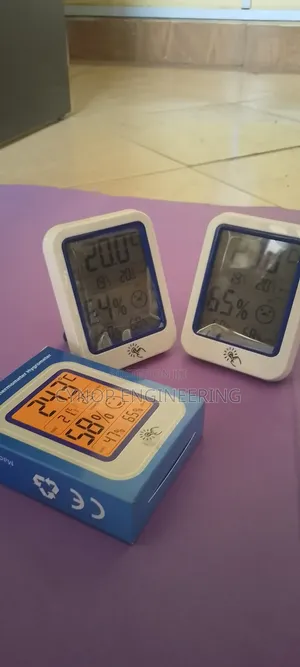Store Humidity and Temperature Monitoring Device