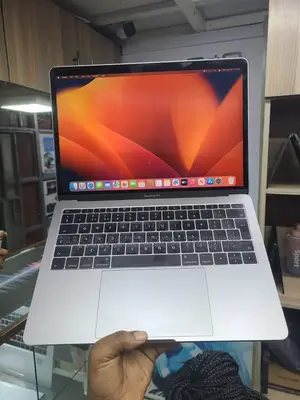 Laptop Apple MacBook Pro 16GB Intel Core I7 SSD 256GB