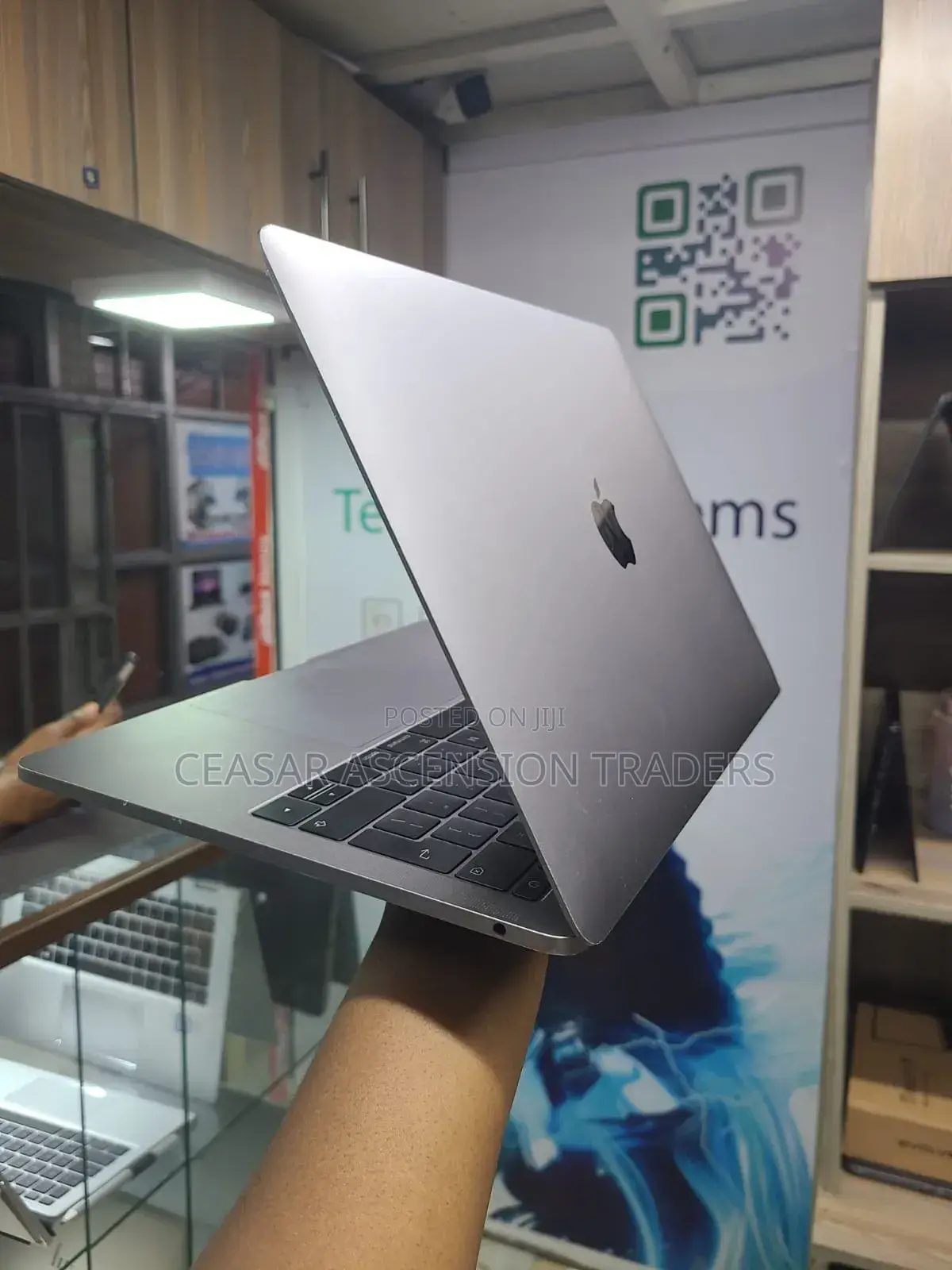 Laptop Apple MacBook Pro 16GB Intel Core I7 SSD 256GB