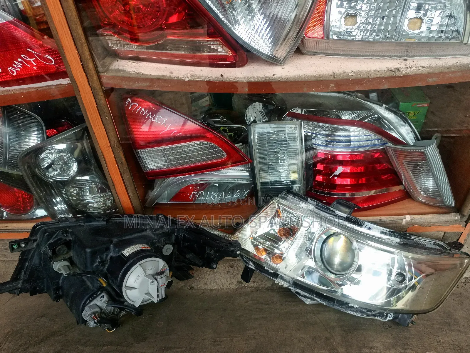 Stingray 2012 Wagon Zenon Headlights