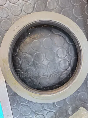 Fuso FI Wheel Hub Seals Front and Rear