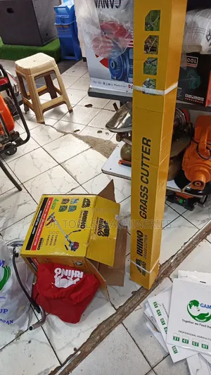 Rhino Brand 4stroke Brush Cutter With 8 Blades Made in Japan