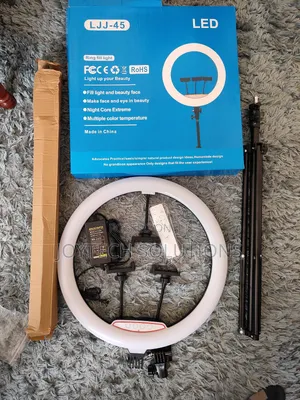 Pro 18′′ LED Ring Light
Ring Light :Mobile Holder