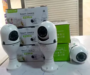 PTZ Wireless Calus Indoor Bulb Security Camera