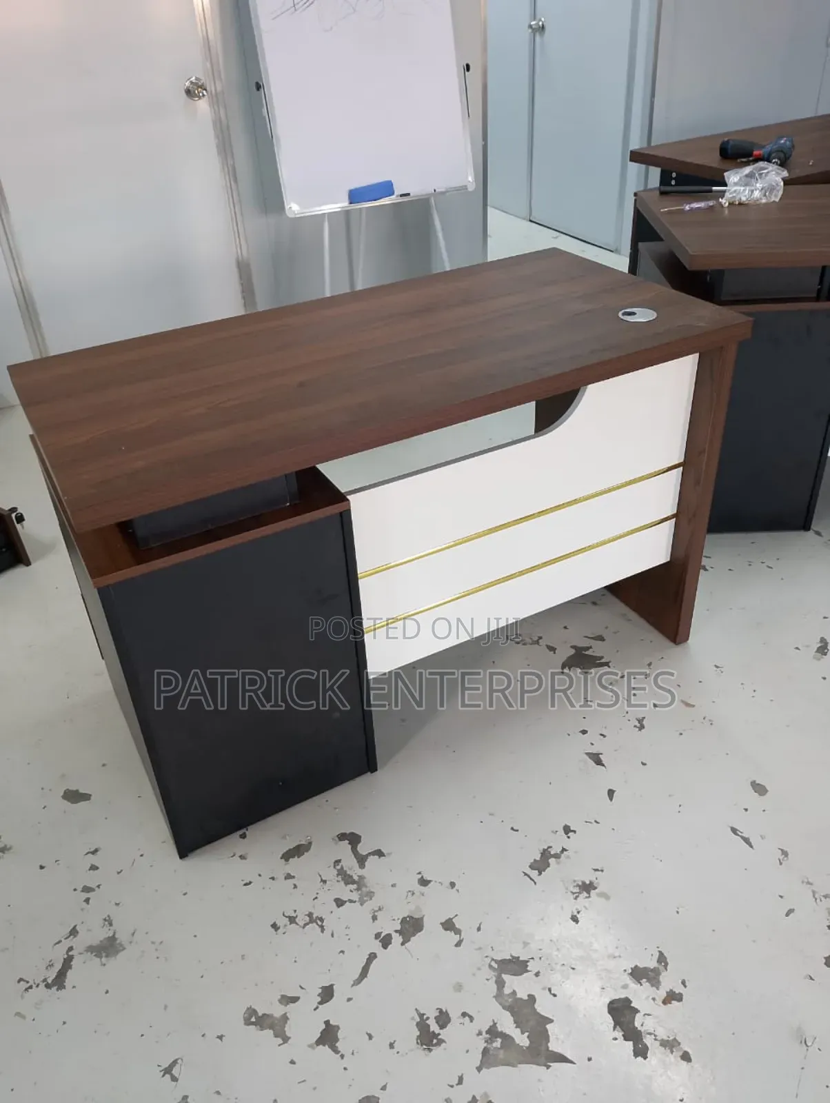 Executive Imported Morden Office Desk 1.4 MTRS