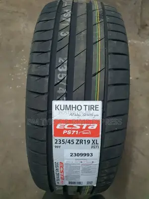 235 /45 R19 Khumo Tyres
