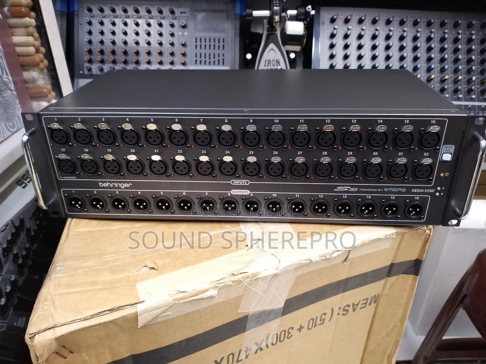 Behringer S32 Stagebox