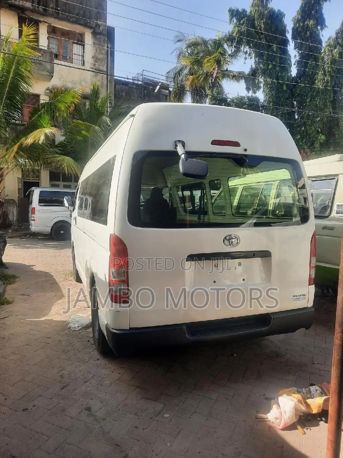 Toyota HiAce 2017 White