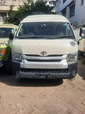 Toyota HiAce 2017 White