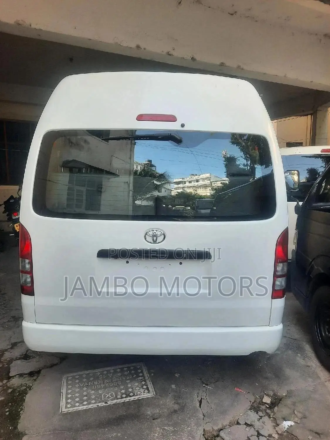 Toyota HiAce 2017 White