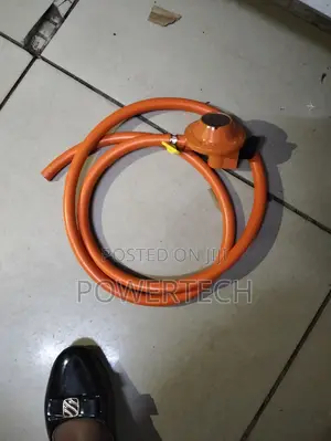 13kg Gas Regulator With 2 Meters Gas Pipe and 2 Clips