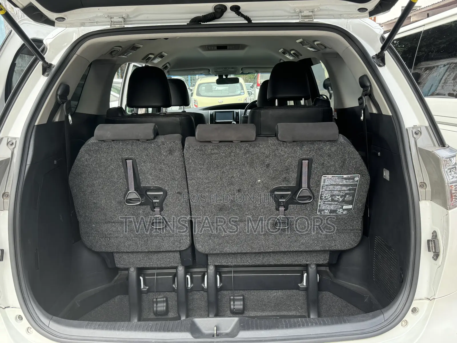 Toyota Estima 2017 White